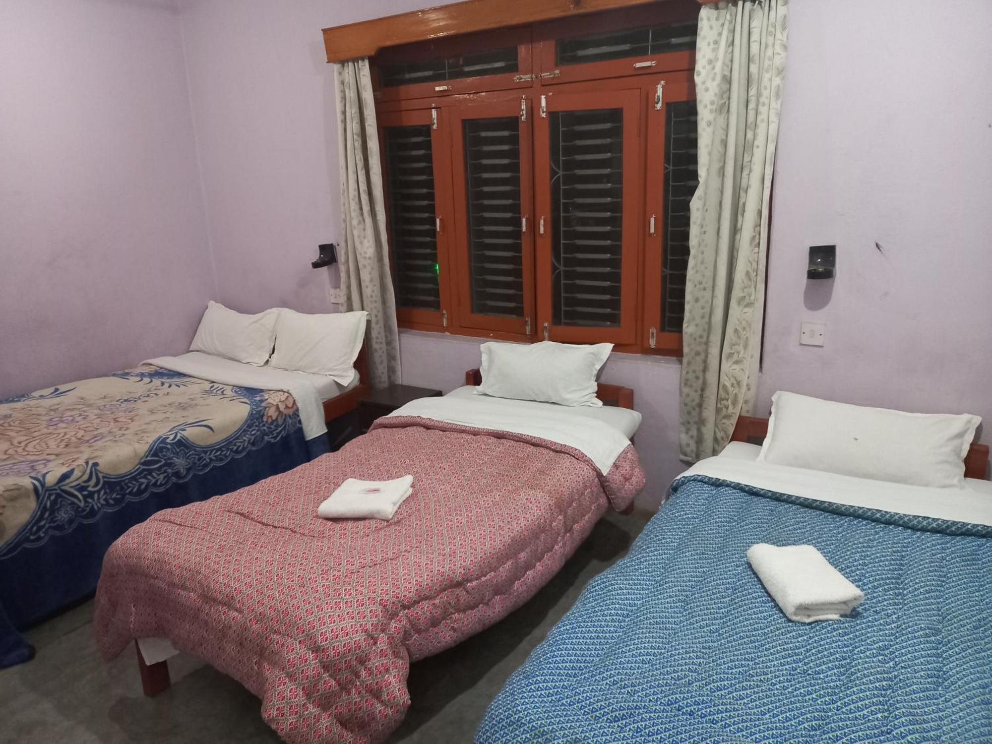 Galaxy Inn Guest House 포카라 외부 사진