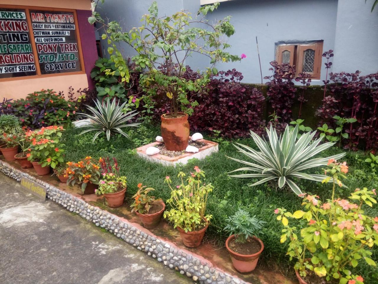 Galaxy Inn Guest House 포카라 외부 사진